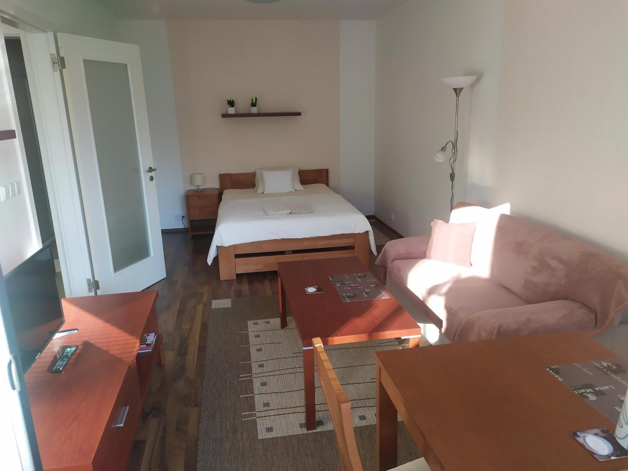 Gonda Apartments Hradec Kralove Ngoại thất bức ảnh