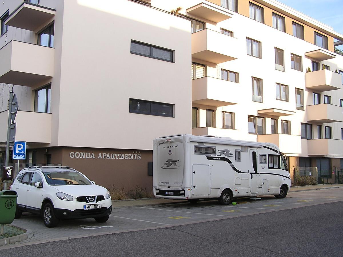 Gonda Apartments Hradec Kralove Ngoại thất bức ảnh